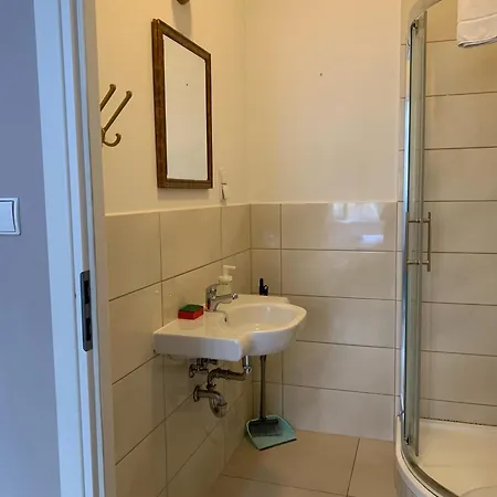 Gold Jasmine Apartament *