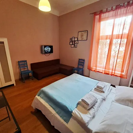 Gold Jasmine 克拉科夫